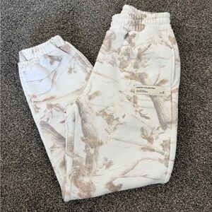 Comfrt Collection - White Camo